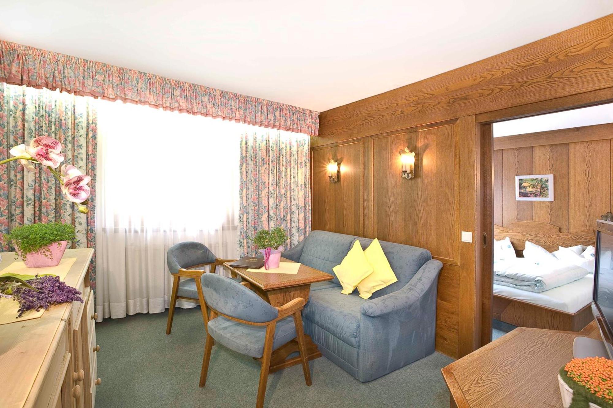 ניוסטיפט אים סטובאיטל Alpenhotel Fernau מראה חיצוני תמונה