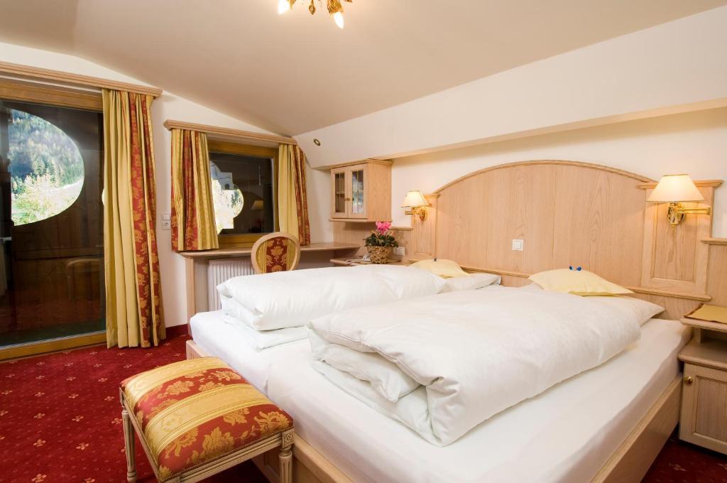 ניוסטיפט אים סטובאיטל Alpenhotel Fernau חדר תמונה