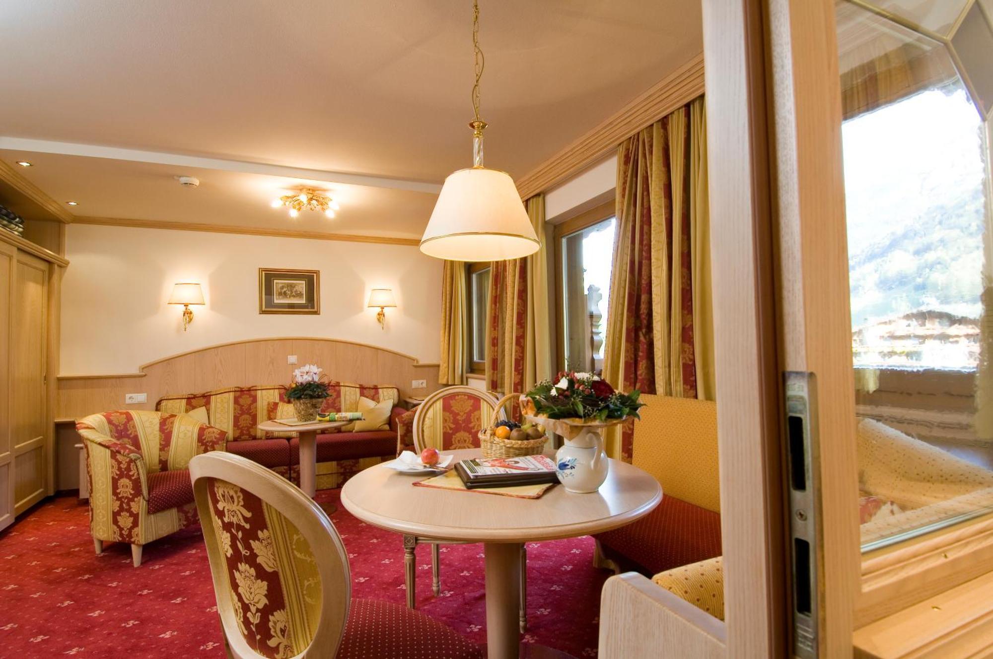 ניוסטיפט אים סטובאיטל Alpenhotel Fernau מראה חיצוני תמונה