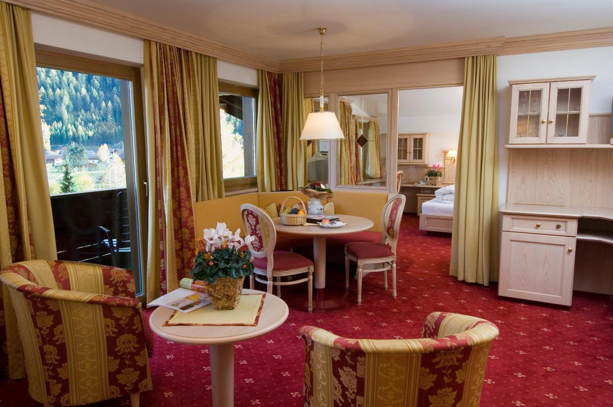 ניוסטיפט אים סטובאיטל Alpenhotel Fernau מראה חיצוני תמונה