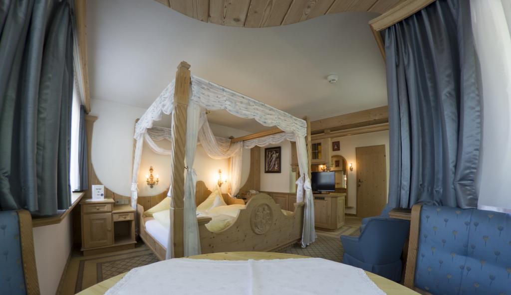 ניוסטיפט אים סטובאיטל Alpenhotel Fernau מראה חיצוני תמונה
