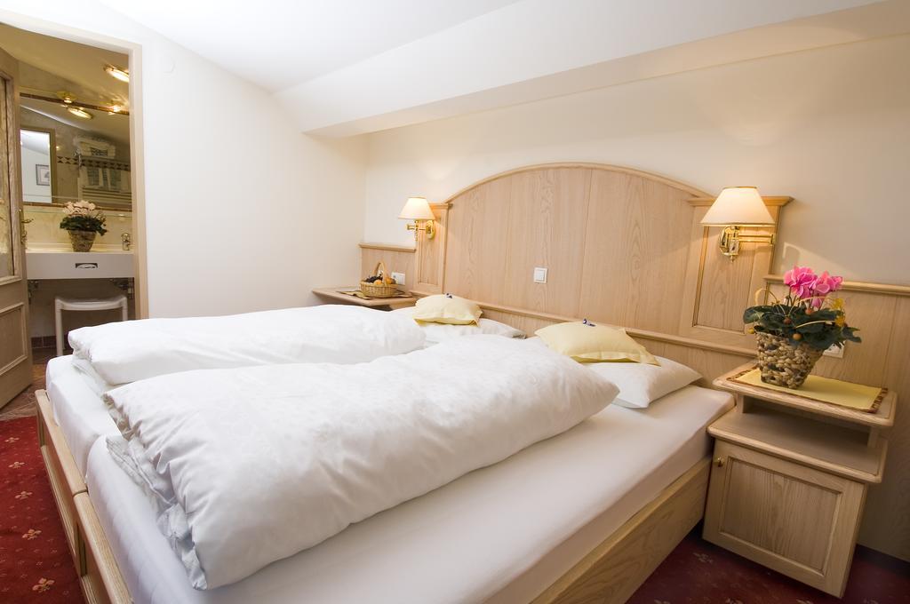 ניוסטיפט אים סטובאיטל Alpenhotel Fernau מראה חיצוני תמונה