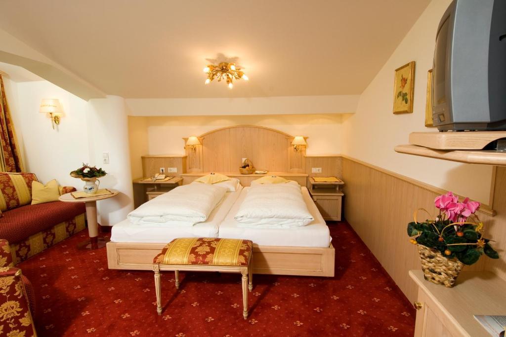 ניוסטיפט אים סטובאיטל Alpenhotel Fernau חדר תמונה