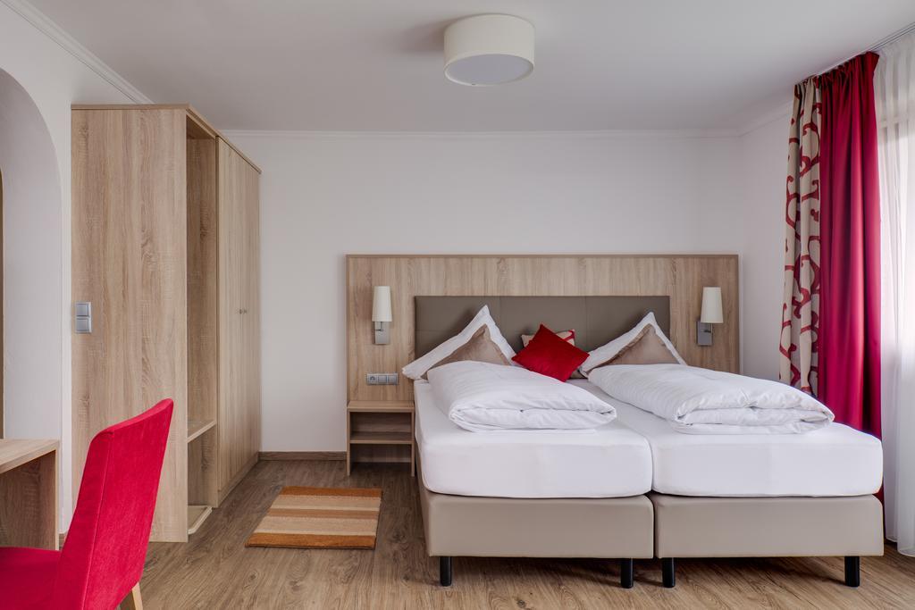ניוסטיפט אים סטובאיטל Alpenhotel Fernau מראה חיצוני תמונה
