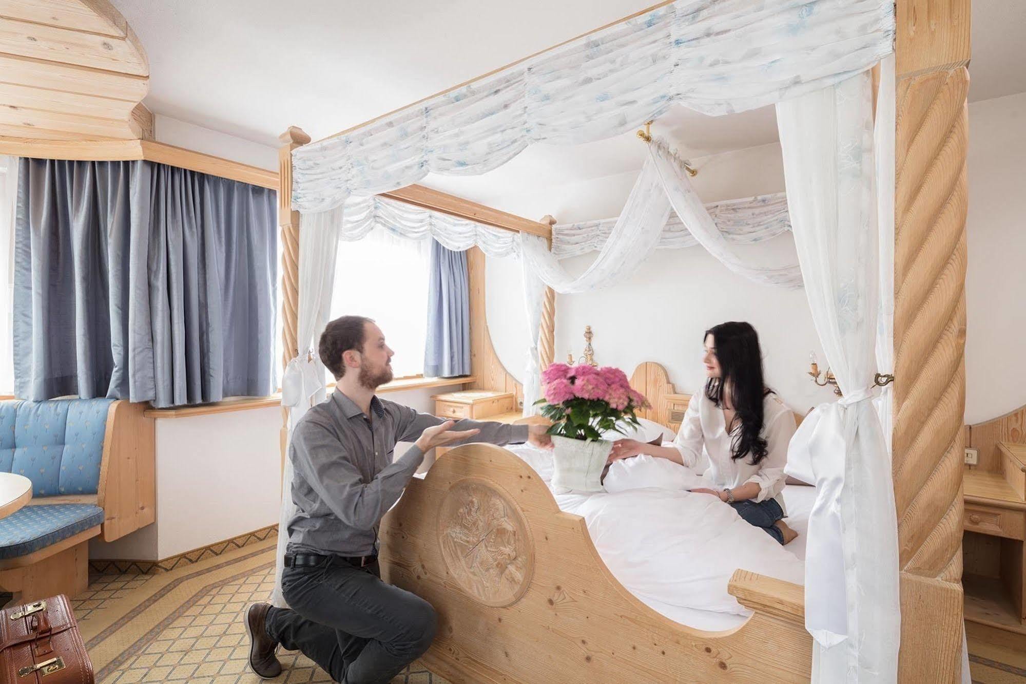 ניוסטיפט אים סטובאיטל Alpenhotel Fernau מראה חיצוני תמונה