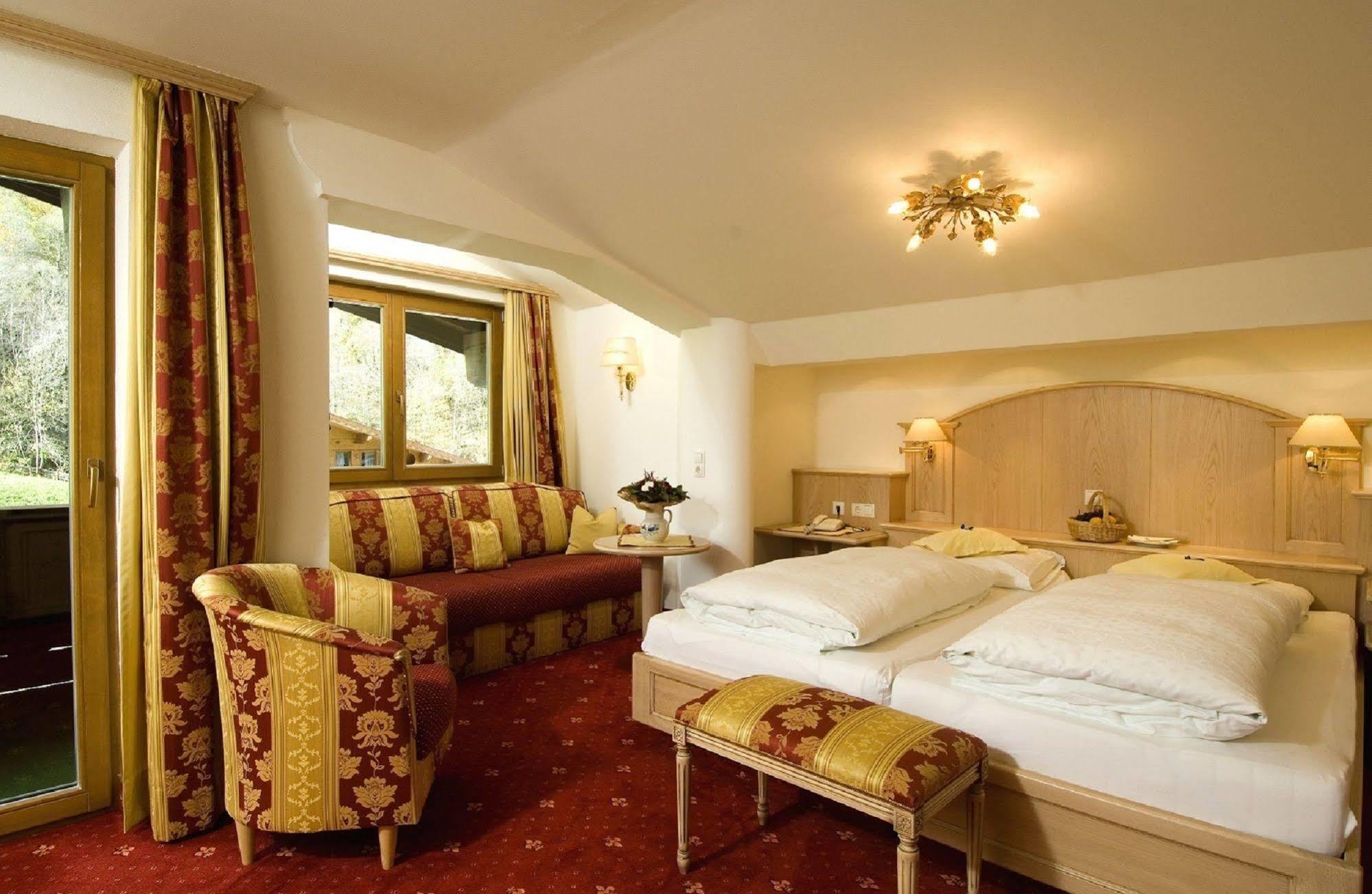 ניוסטיפט אים סטובאיטל Alpenhotel Fernau מראה חיצוני תמונה